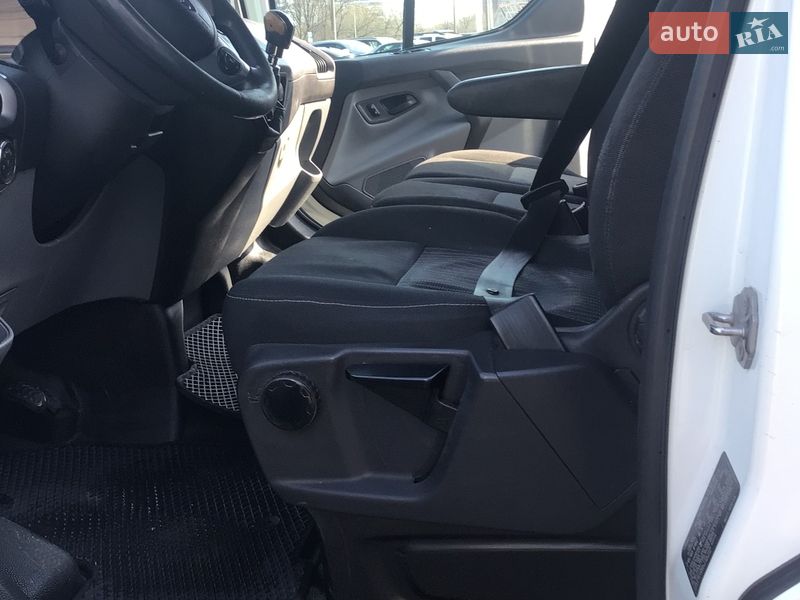 Вантажний фургон Ford Transit Custom 2014 в Львові