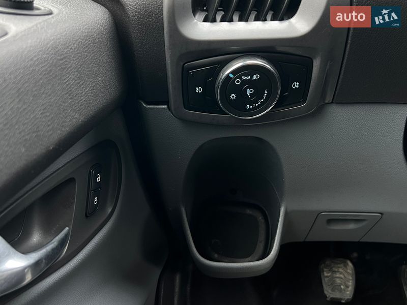 Микроавтобус грузовой (до 3,5т) Ford Transit Custom 2016 в Львове фото 20 Микроавтобус грузовой (до 3,5т) Ford Transit Custom 2016 в Львове