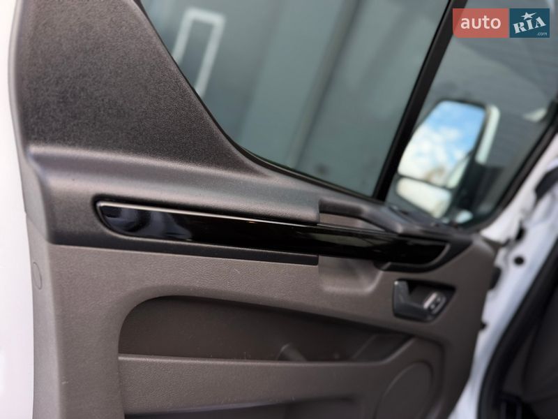 Грузопассажирский фургон Ford Transit Custom 2020 в Дубно