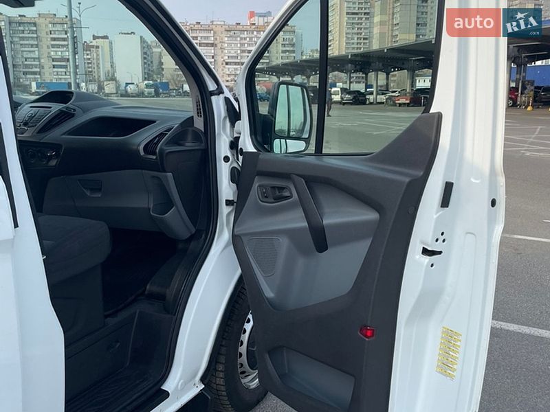 Грузовой фургон Ford Transit Custom 2015 в Киеве