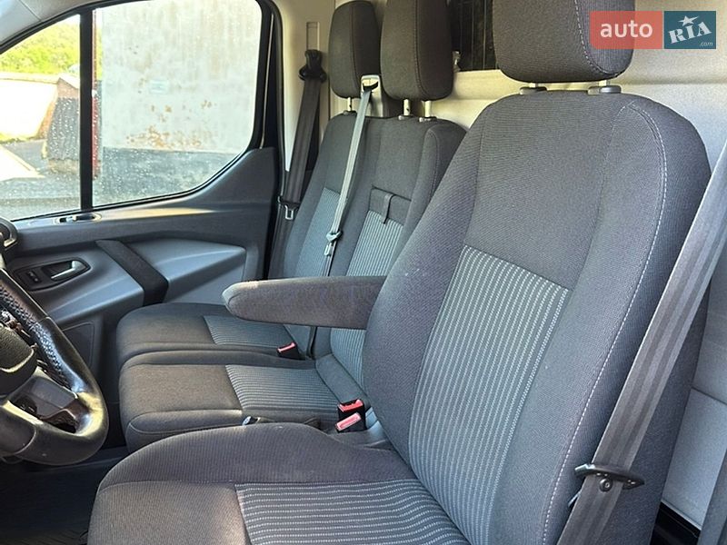 Грузовой фургон Ford Transit Custom 2016 в Радивилове