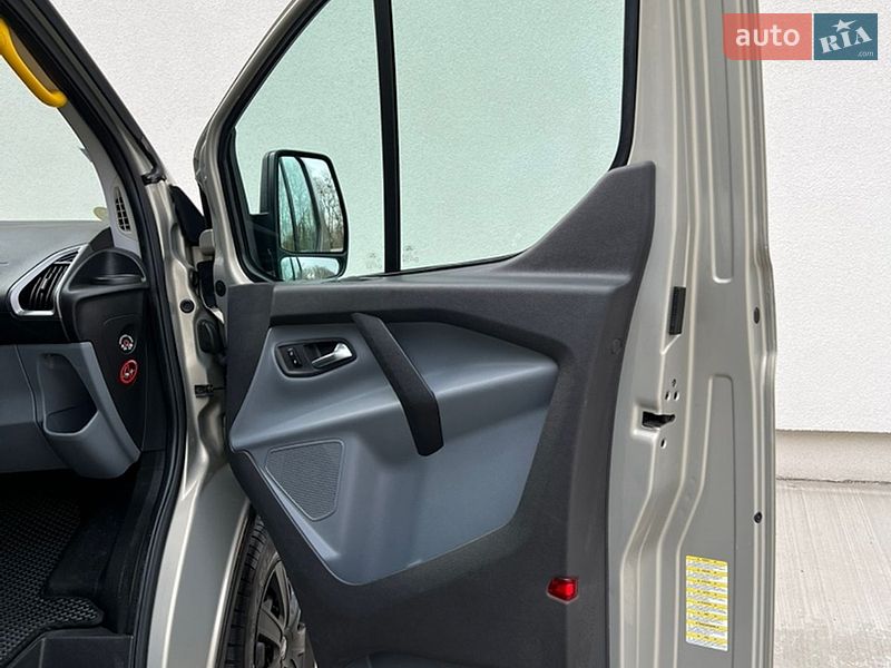 Минивэн Ford Transit Custom 2016 в Луцке