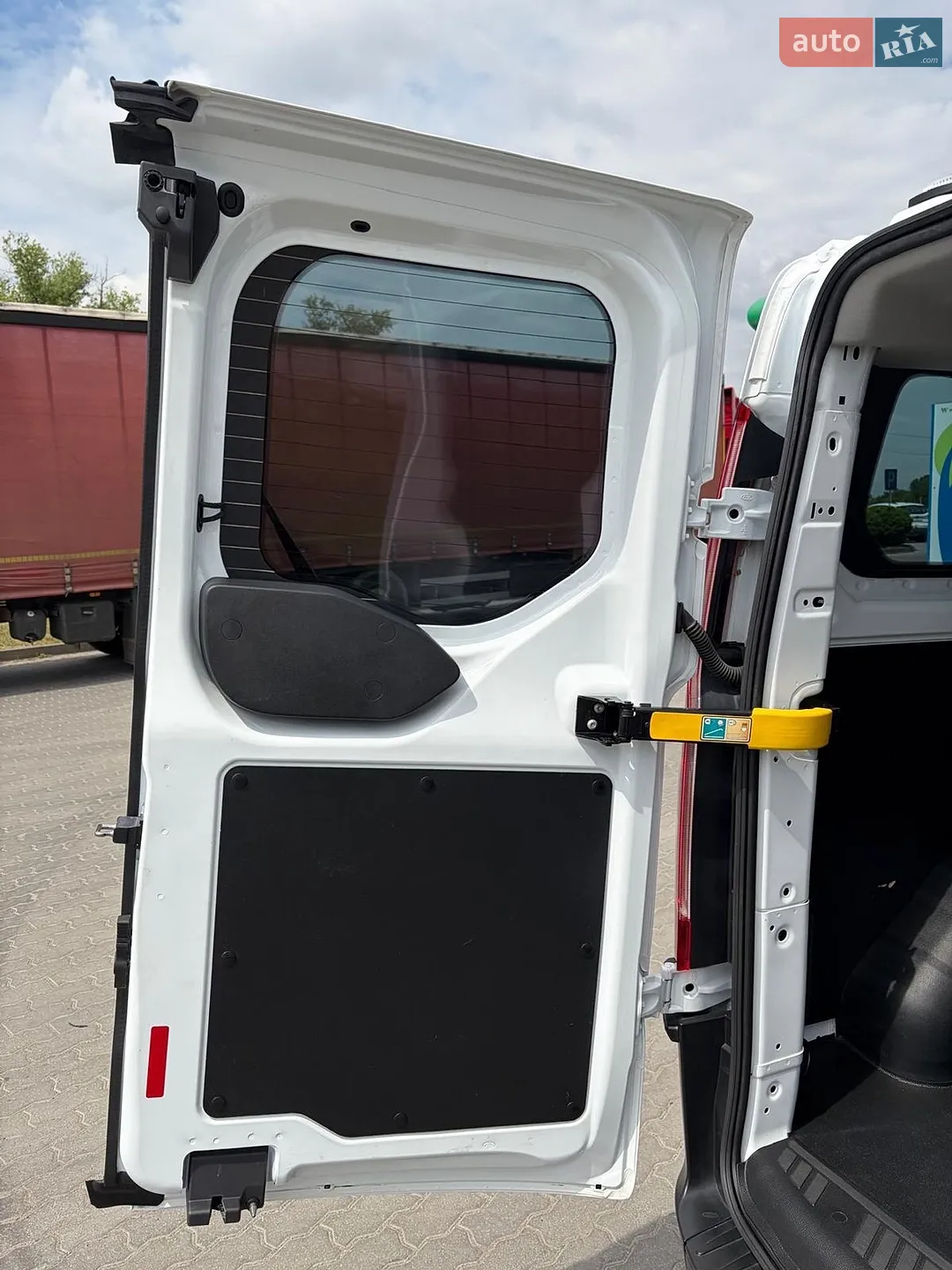 2019 Ford Transit Connect - мініатюра 18