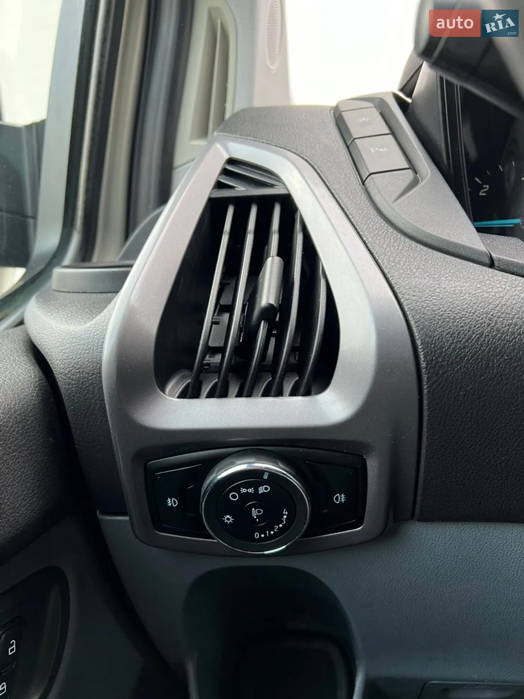 2016 Ford Transit Connect - мініатюра 40