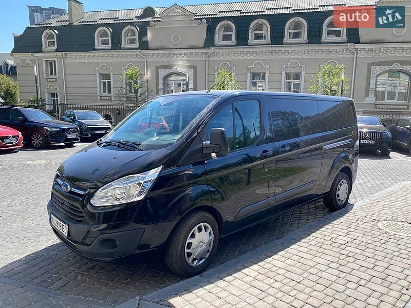 Ford Transit Custom, photos from the listing