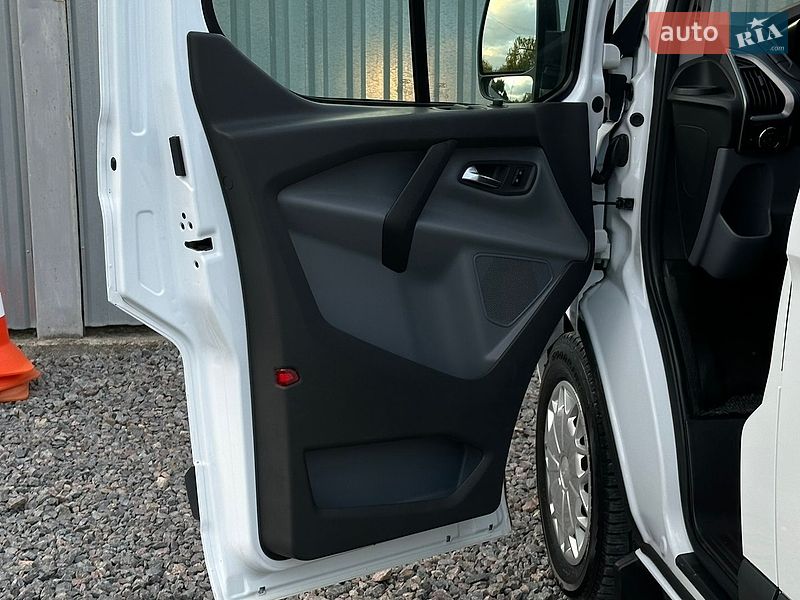 Минивэн Ford Transit Custom 2015 в Самборе