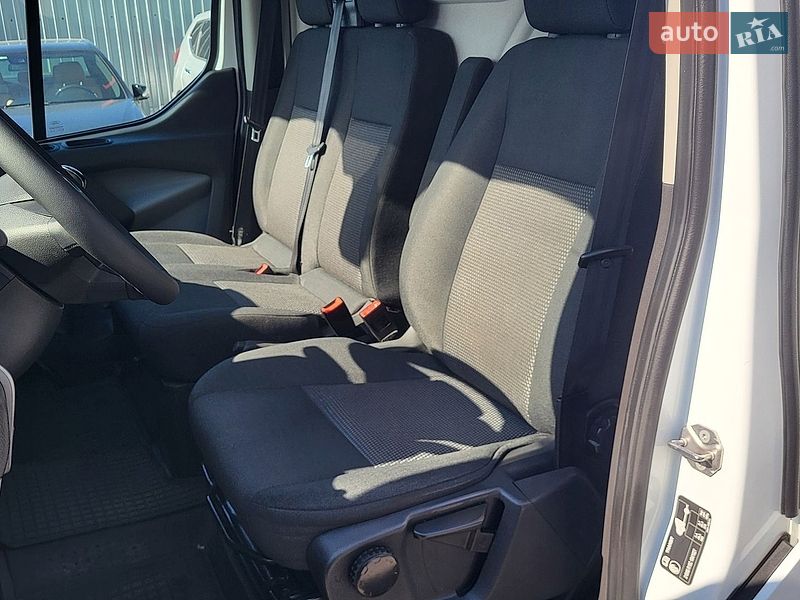 Вантажний фургон Ford Transit Custom 2017 в Києві
