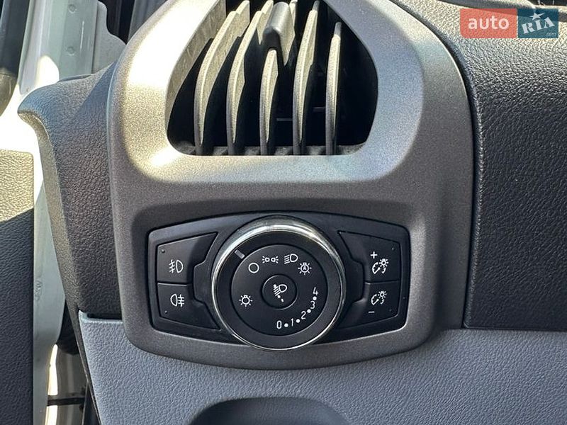 Грузовой фургон Ford Transit Custom 2017 в Киеве