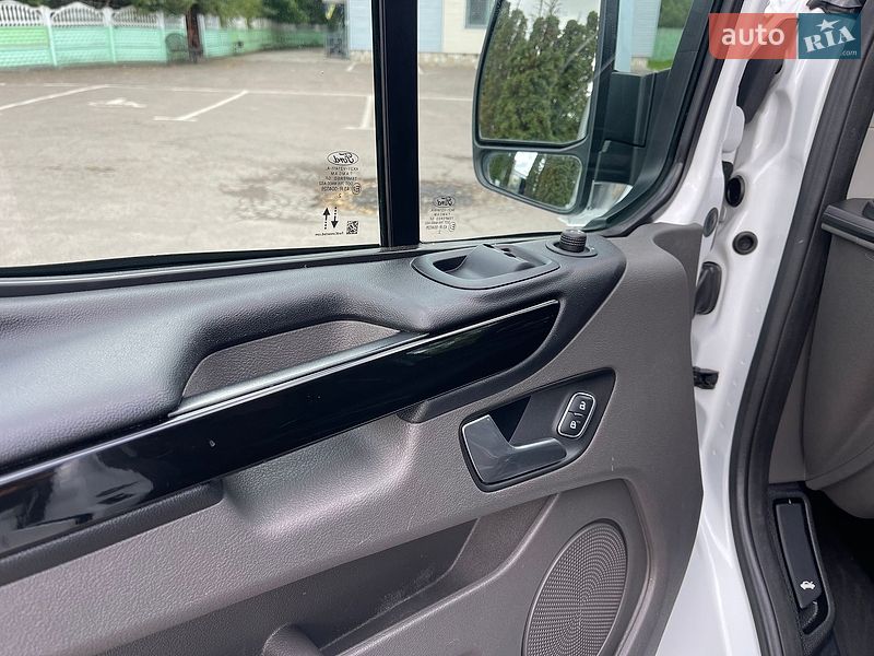 Вантажний фургон Ford Transit Custom 2023 в Дубні