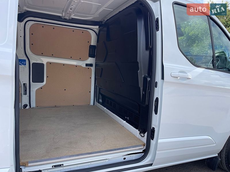 Вантажний фургон Ford Transit Custom 2023 в Дубні