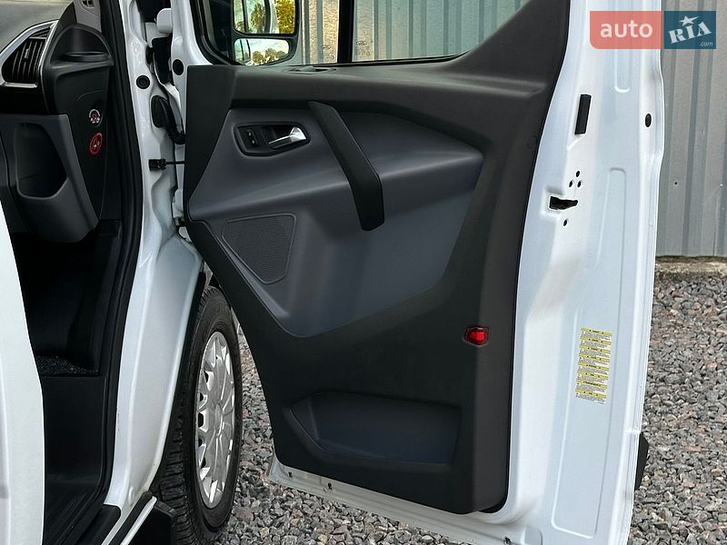 Минивэн Ford Transit Custom 2015 в Самборе