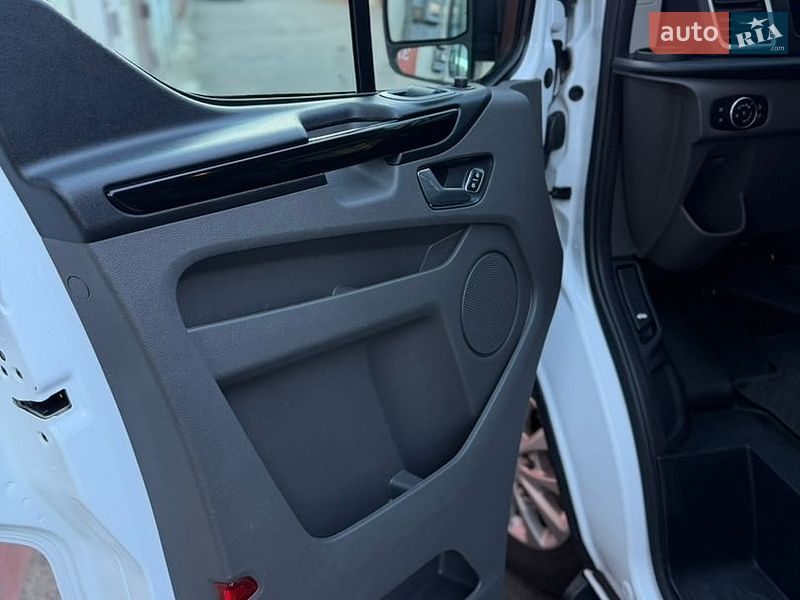 Микроавтобус грузовой (до 3,5т) Ford Transit Custom 2020 в Киеве