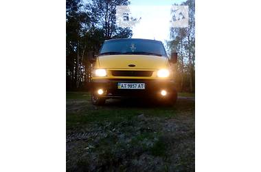 Грузопассажирский фургон Ford Transit 2004 в Ровно