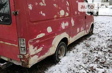 Грузовой фургон Ford Transit 1987 в Умани