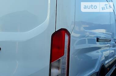 Грузовой фургон Ford Transit 2015 в 