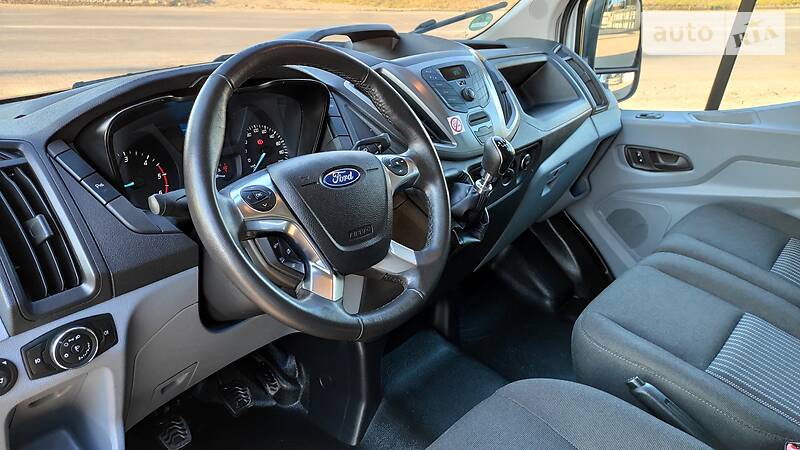 Вантажопасажирський фургон Ford Transit 2018 в Чернівцях