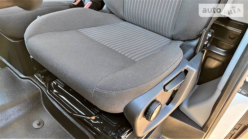 Вантажопасажирський фургон Ford Transit 2018 в Чернівцях