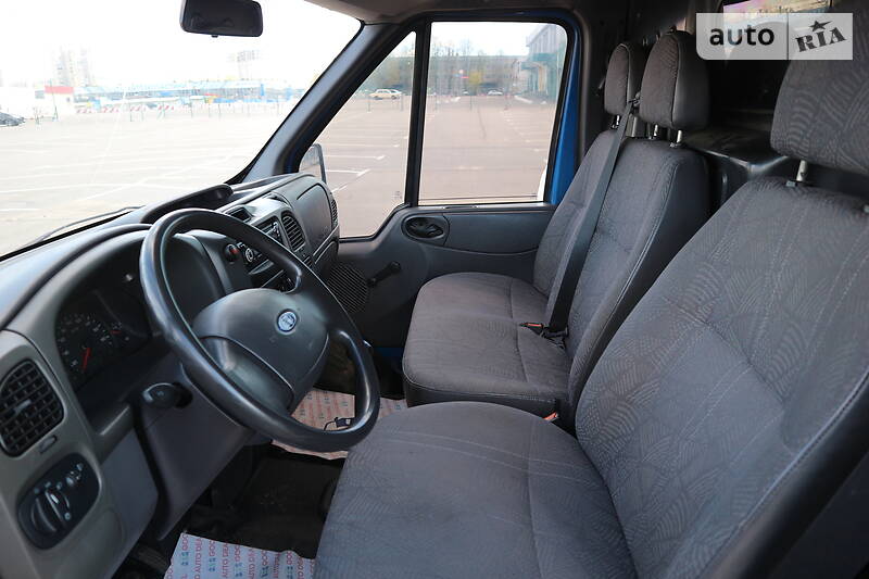 Вантажопасажирський фургон Ford Transit 2004 в Харкові