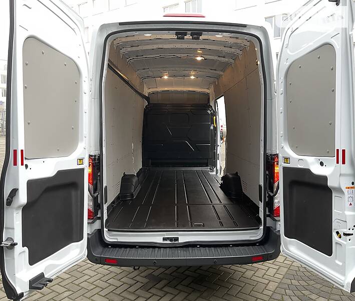 Вантажний фургон Ford Transit 2019 в Луцьку