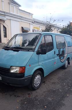 Грузовой фургон Ford Transit 1991 в Умани