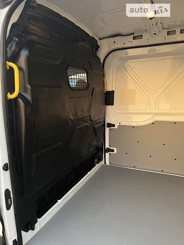 Грузовой фургон Ford Transit 2018 в Луцке фото 22 Грузовой фургон Ford Transit 2018 в Луцке
