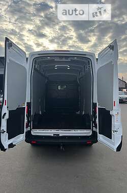 Грузовой фургон Ford Transit 2018 в 