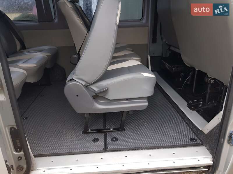 Микроавтобус Ford Transit 2007 в Ровно