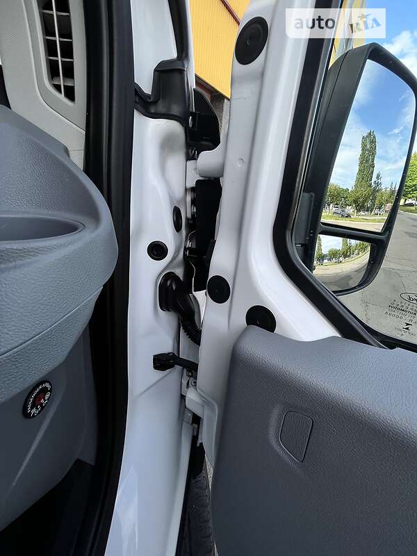 Грузовой фургон Ford Transit 2016 в Черкассах