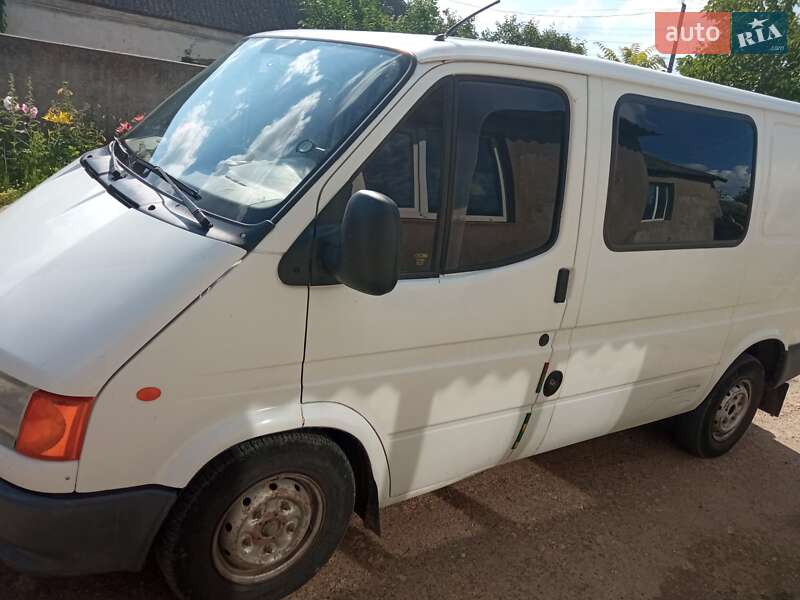 Микроавтобус Ford Transit 2000 в 