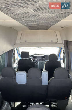 Микроавтобус Ford Transit 2012 в 