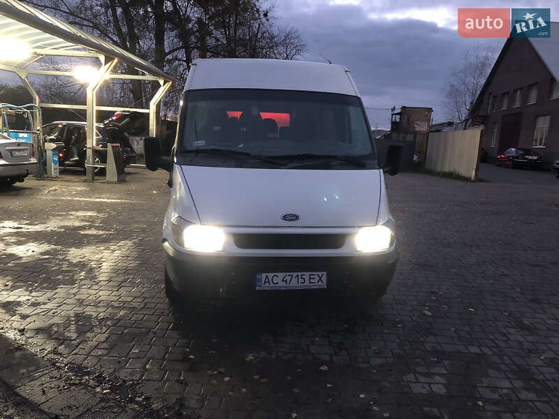 Грузовой фургон Ford Transit 2003 в Львове