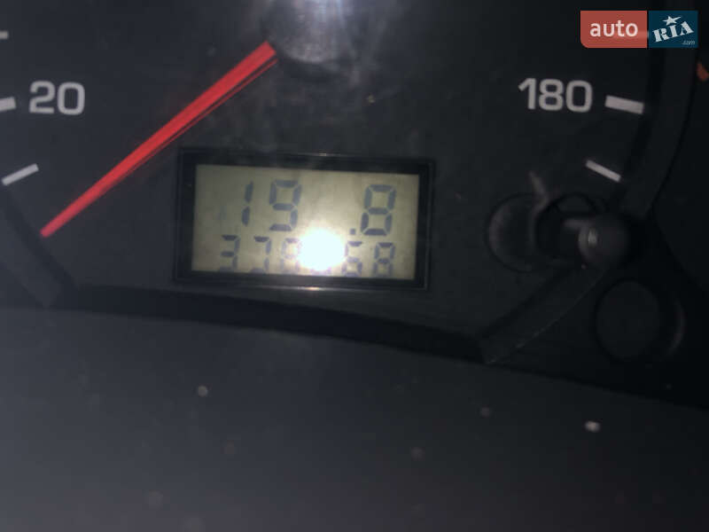 Грузовой фургон Ford Transit 2003 в Львове