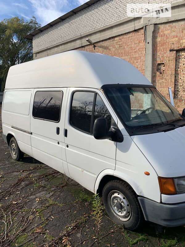 Грузопассажирский фургон Ford Transit 1999 в 