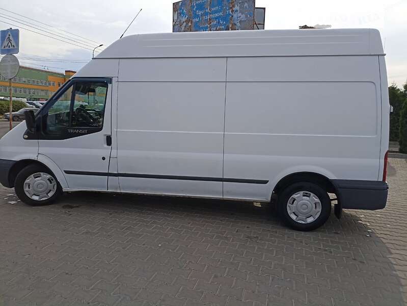 Ford Transit 2011