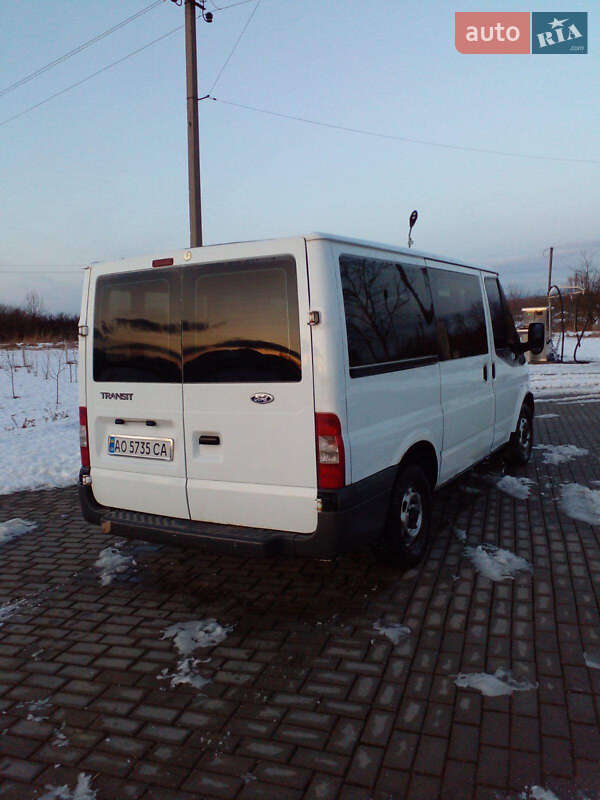 Микроавтобус Ford Transit 2006 в Хусте