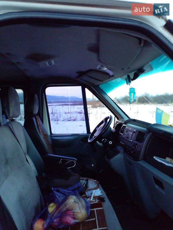 Микроавтобус Ford Transit 2006 в Хусте