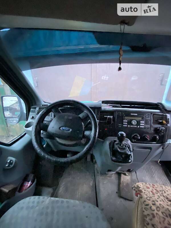 Вантажний фургон Ford Transit 2011 в Добропіллі