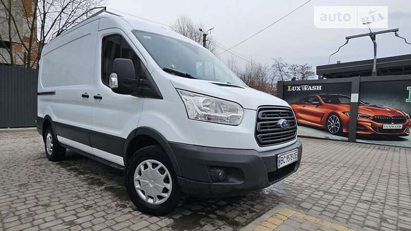 Вантажний фургон Ford Transit 2016 в Львові