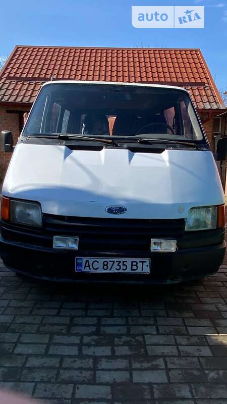 Грузовой фургон Ford Transit 1990 в Луцке