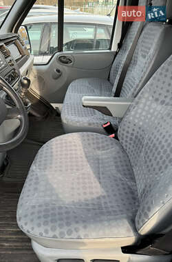 Грузовой фургон Ford Transit 2013 в Львове