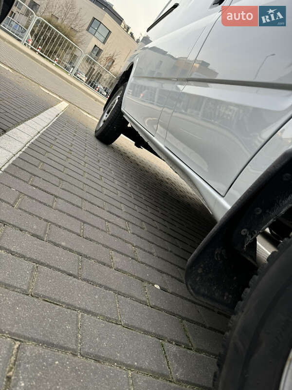 Вантажний фургон Ford Transit 2013 в Одесі