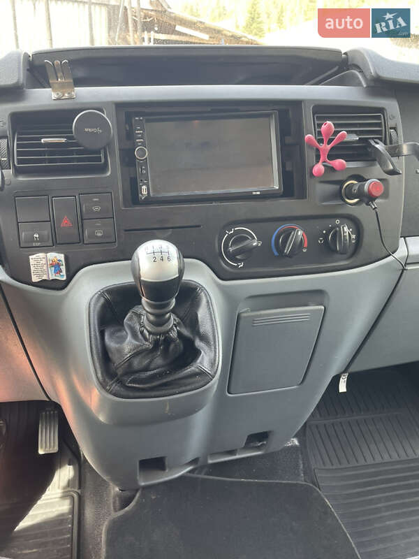 Микроавтобус Ford Transit 2013 в Воловце