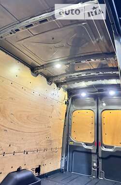 Грузовой фургон Ford Transit 2016 в 