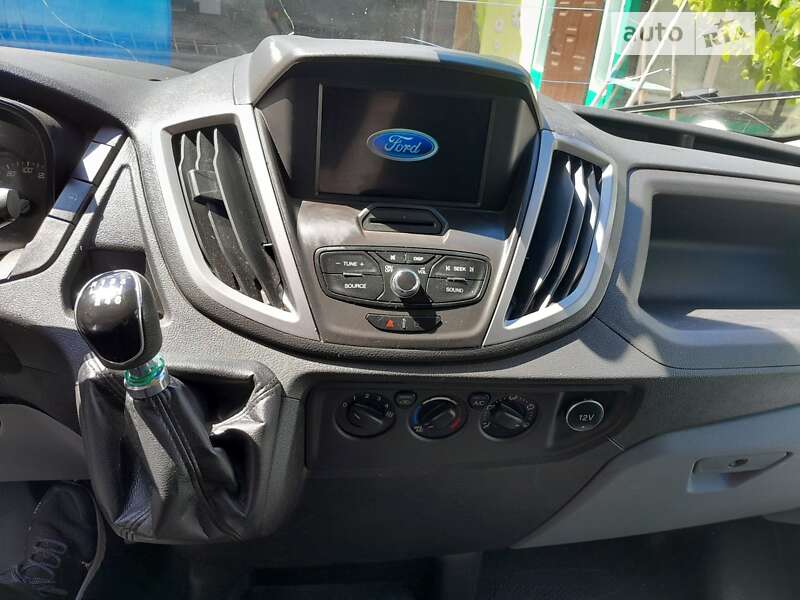 Вантажний фургон Ford Transit 2018 в Новоархангельську