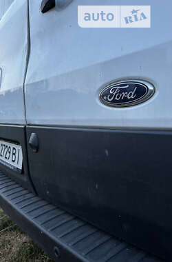 Грузовой фургон Ford Transit 2015 в 