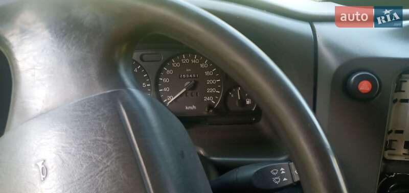 Мікроавтобус Ford Transit 2002 в Ізі
