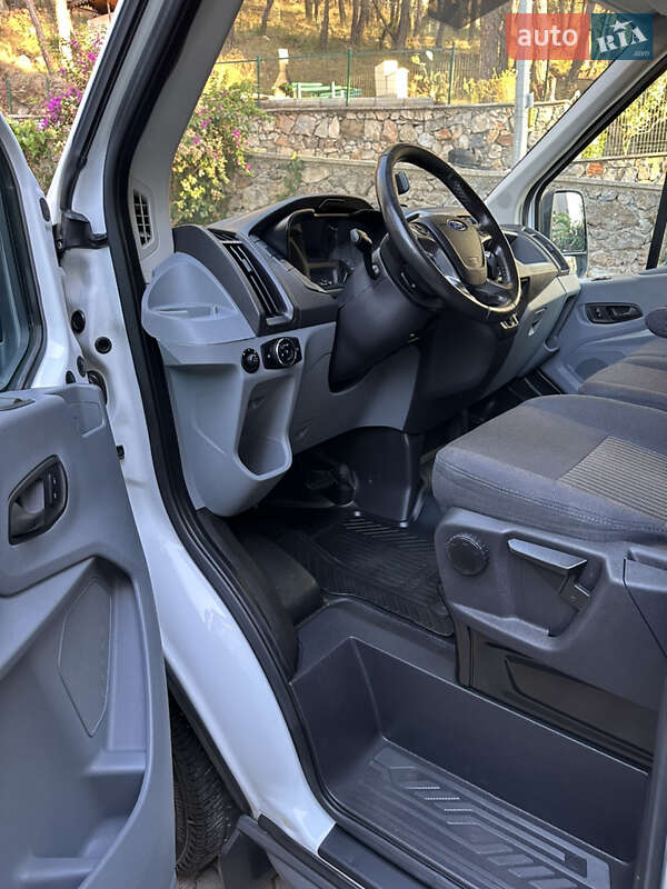 Грузовой фургон Ford Transit 2017 в Мерефа