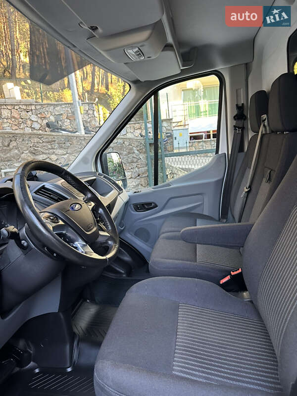 Грузовой фургон Ford Transit 2017 в Мерефа