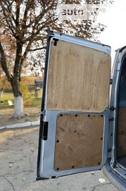 Грузовой фургон Ford Transit 2003 в 