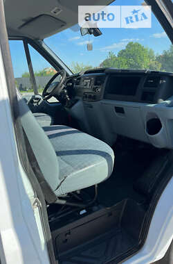 Грузовой фургон Ford Transit 2013 в 